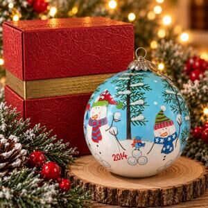 2014 Pier 1 Li Bien Snowmen Snowball Fight Glass Christmas Ornament w/ Box